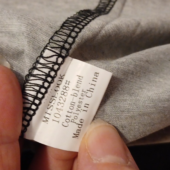 4/$40 New Gray & Black, Leopard Print Heart Long Sleeve Tee - Size 3XL (US18) - Picture 6 of 6